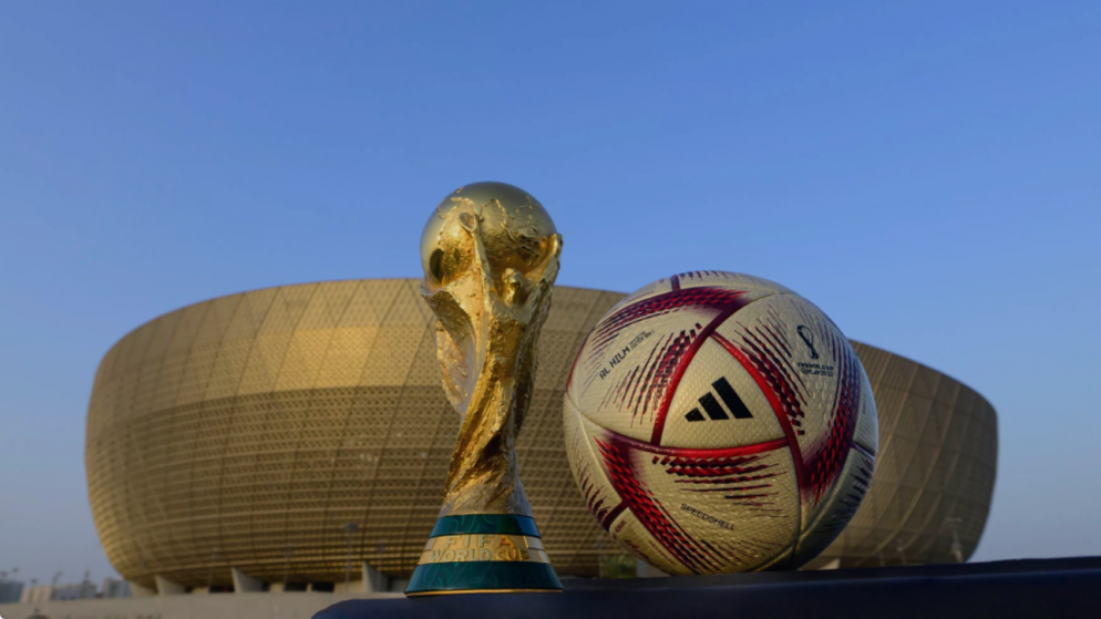 كرة "الحلم" المستخدمة في نصف نهائي ونهائي مونديال قطر 2022. (فيفا)