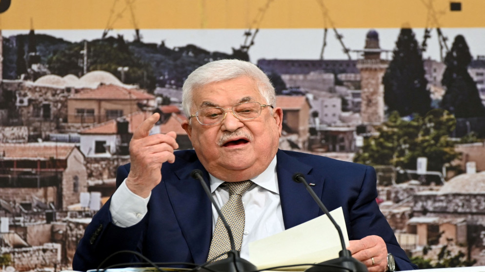 الرئيس الفلسطيني محمود عباس يلقي كلمة خلال اجتماع المجلس المركزي الفلسطيني في رام الله بالضفة الغربية المحتلة . 6 فبراير 2022.(رويترز)