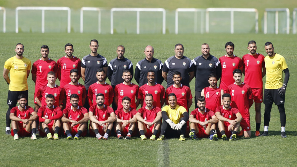 صورة سابقة لبعثة المنتخب الوطني لكرة القدم خلال معسكر تدريبي في الإمارات. (اتحاد كرة القدم)