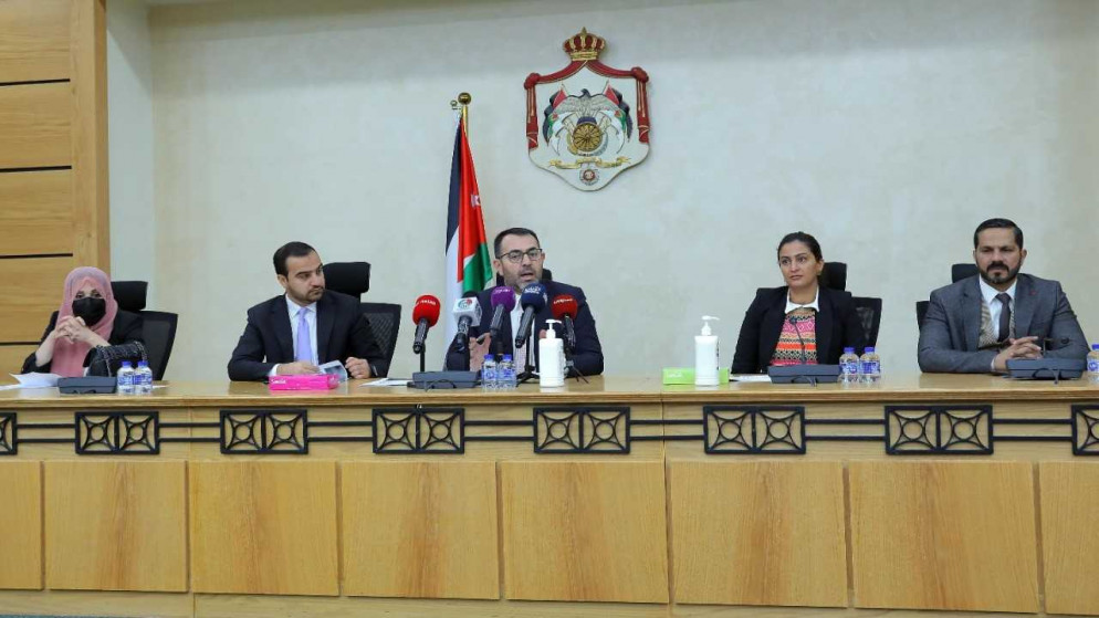 كتلة البرنامج النيابية خلال مؤتمر صحفي لإطلاق مبادرة لتذليل العقبات والإجراءات البيروقراطية. (بترا)
