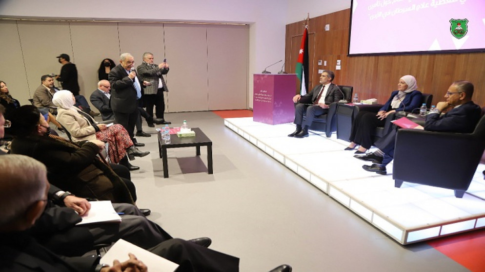 جلسة حوارية عُقدت في الجامعة الأردنية لإعلان نتائج دراسة استطلاعية حول وجود تأمين وطني لتغطية علاج السرطان في الأردن. (الجامعة الأردنية)