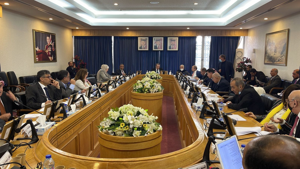 اجتماع اللجنة القانونية في مجلس الأعيان لمناقشة مشروع قانون الأحزاب السياسية لسنة 2022. (المملكة)