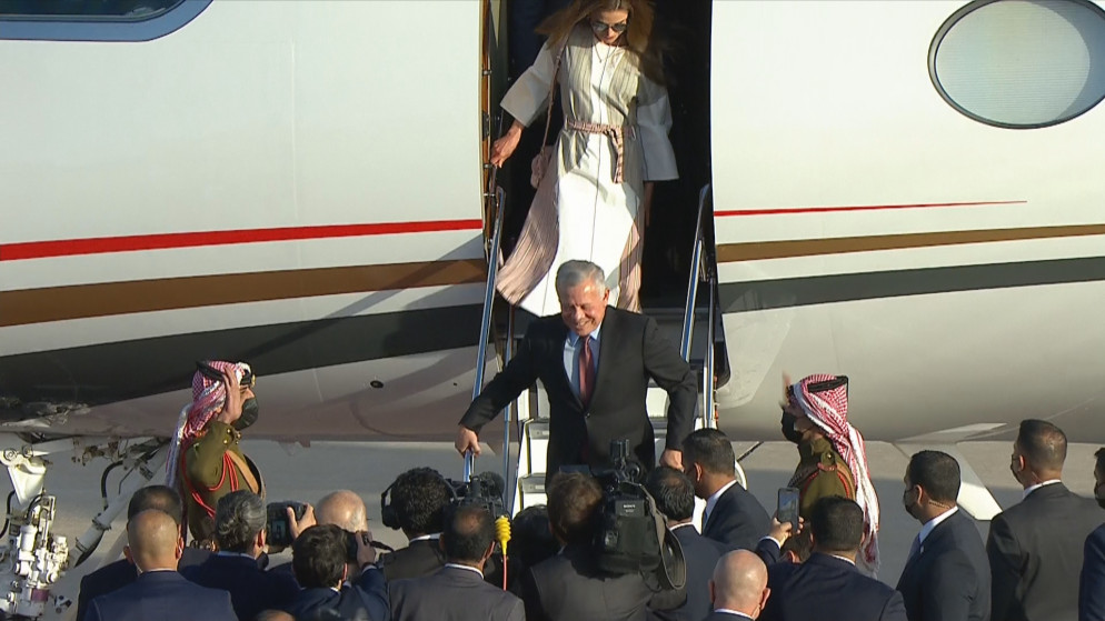 جلالة الملك عبدالله الثاني لدى وصوله مطار عمّان المدني في ماركا. (المملكة)