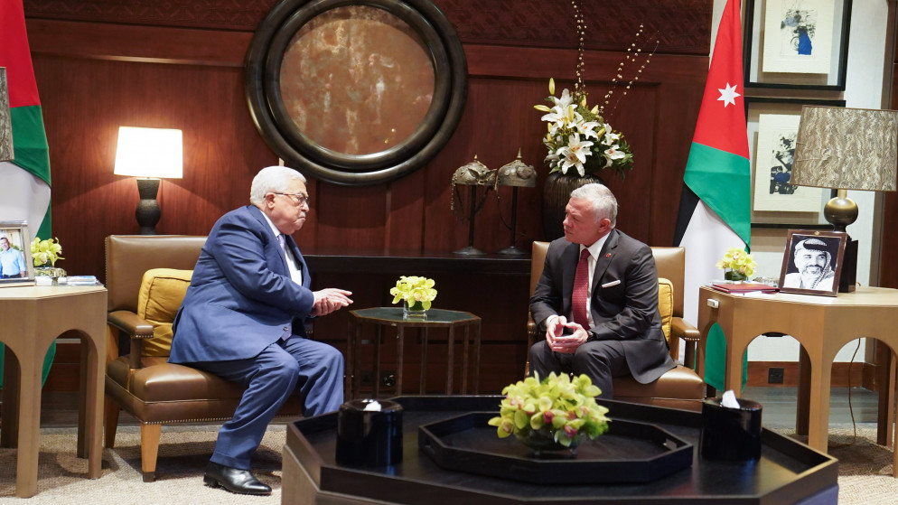 جلالة الملك عبدالله الثاني خلال محادثات مع الرئيس الفلسطيني محمود عباس. (الديوان الملكي الهاشمي)