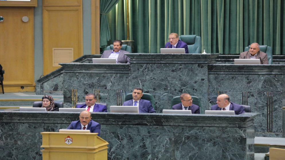 جلسة سابقة لمجلس النواب ناقش فيها مشروع قانون العقوبات. (مجلس النواب)