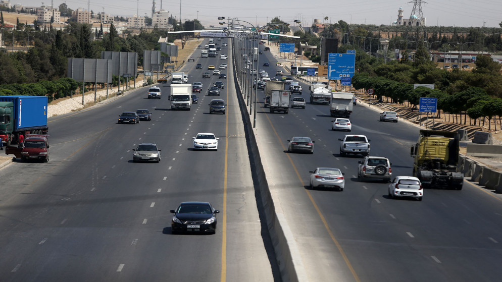 طريق المطار جنوبي العاصمة عمّان والذي يربطها مع عدة محافظات. 14/06/2022. (صلاح ملكاوي/ المملكة)