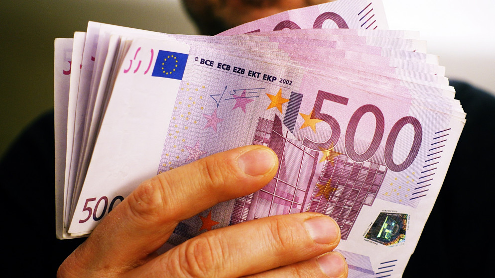عملة اليورو. (Shutterstock)