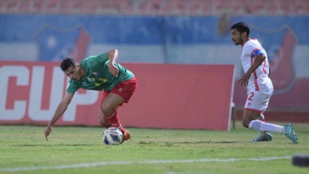 لاعب الوحدات مهند أبو طه خلال المباراة مع الكويت الكويتي. (نادي الوحدات)