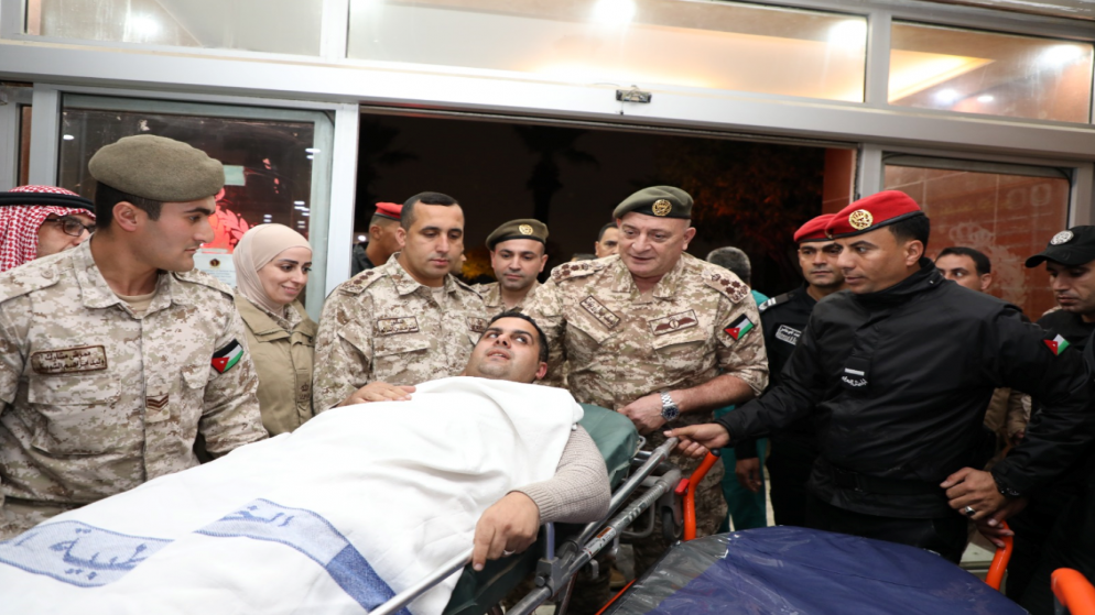 جانب من إخلاء مصابي المستشفى الميداني الأردني في غزة. (القوات المسلحة الأردنية)