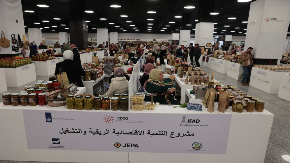 صورة لجانب من مهرجان الزيتون الوطني الثالث والعشرين ومعرض المنتجات الريفية. (صلاح ملكاوي/ المملكة)
