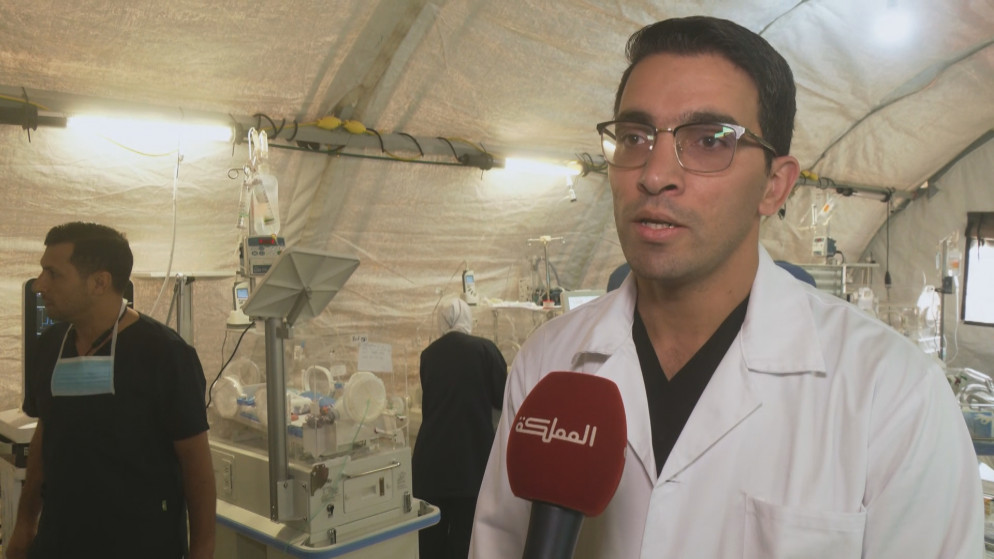أخصائي أطفال وحديثي الولادة في المستشفى عمر المعايطة خلال حديثه لقناة المملكة من داخل المستشفى الميداني الأردني الخاص 2 جنوبي غزة.3/12/202.(المملكة)