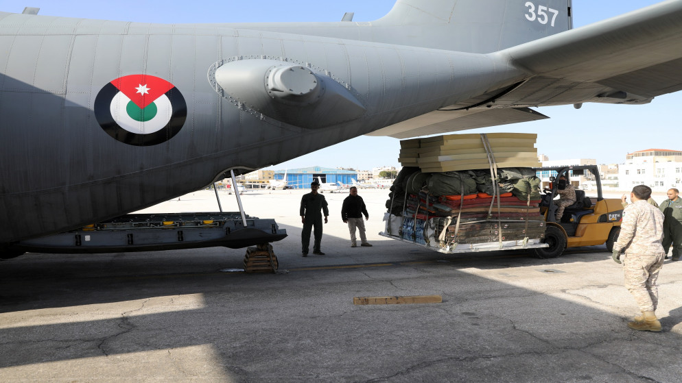 نقل تجهيزات تخص المستشفى الميداني العسكري إلى تركيا. (القوات المسلحة الأردنية)