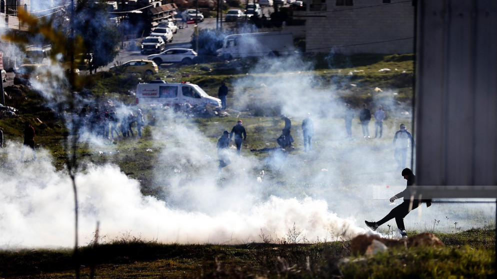 مواجهات بين فلسطينيين وجنود الاحتلال الإسرائيلي. (وفا)