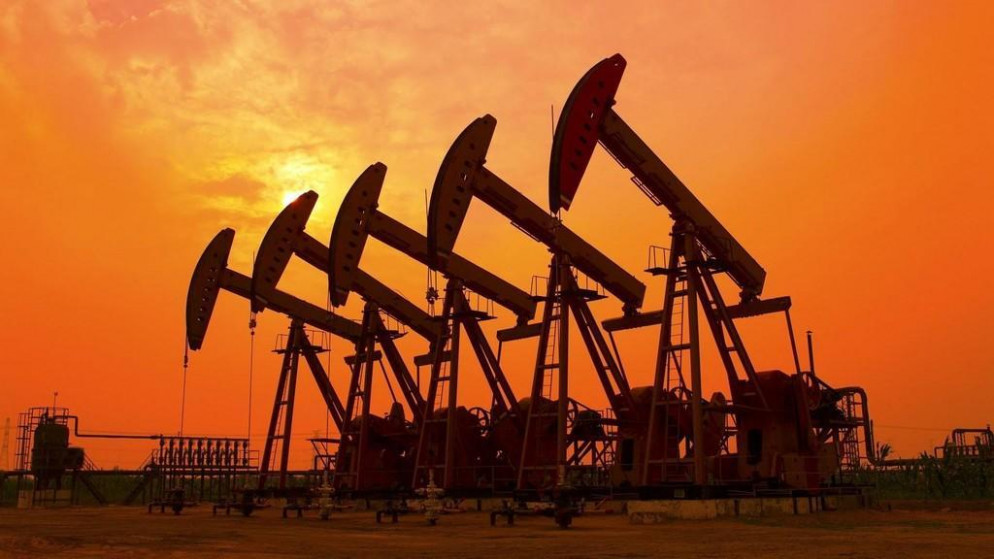صورة توضيحية لآلة للتنقيب عن النفط. (Shutterstock)