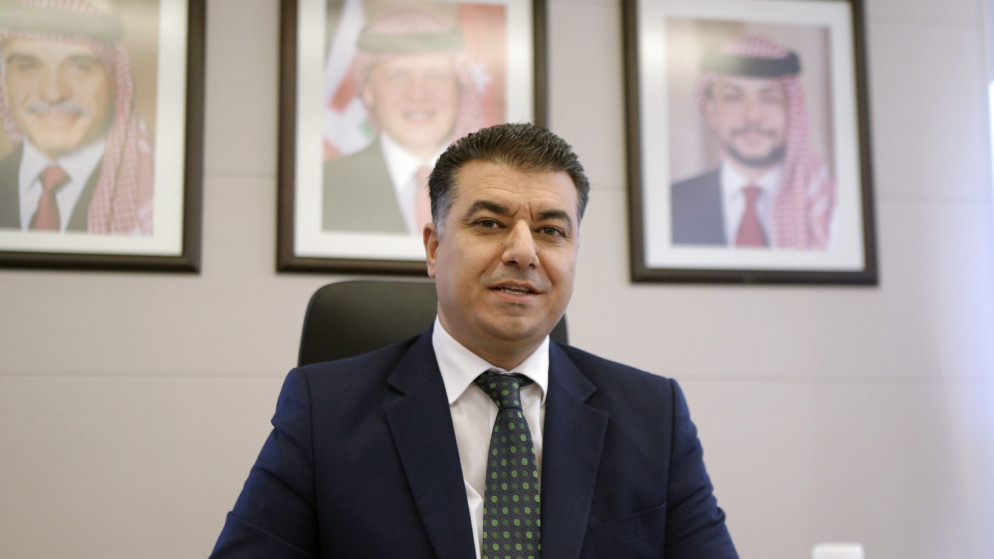وزير الزراعة خالد الحنيفات خلال مقابلة خاصة لقناة المملكة. (صلاح ملكاوي/ المملكة)