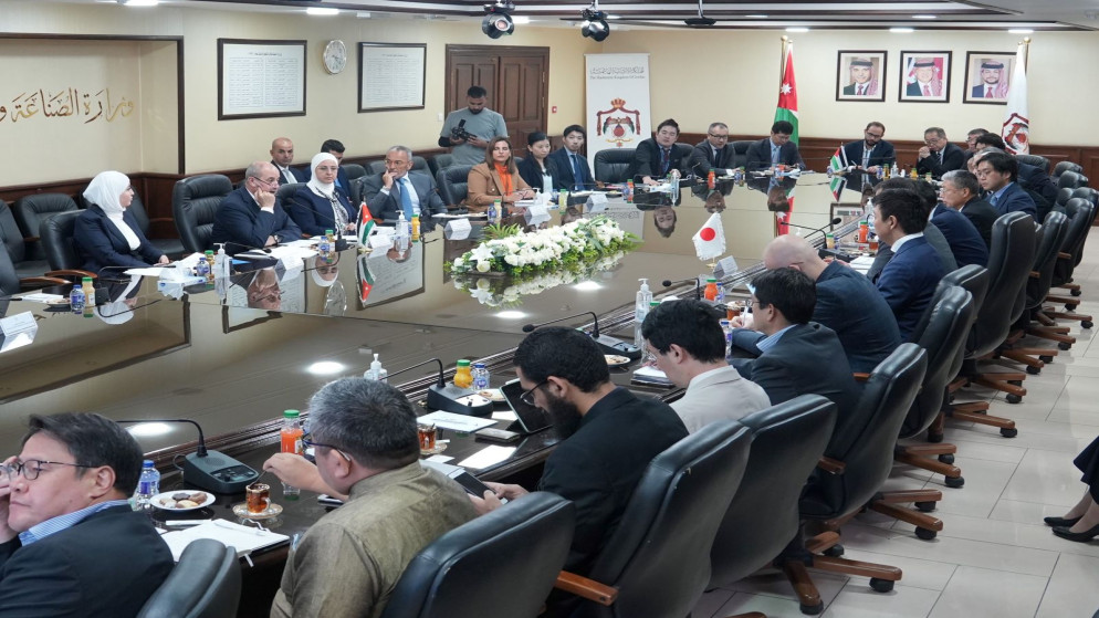 وزير الصناعة والتجارة والتموين وزير العمل، يوسف الشمالي يدعو رجال الأعمال اليابانيين للاستثمار في الأردن. (منتدى الاستراتيجيات)