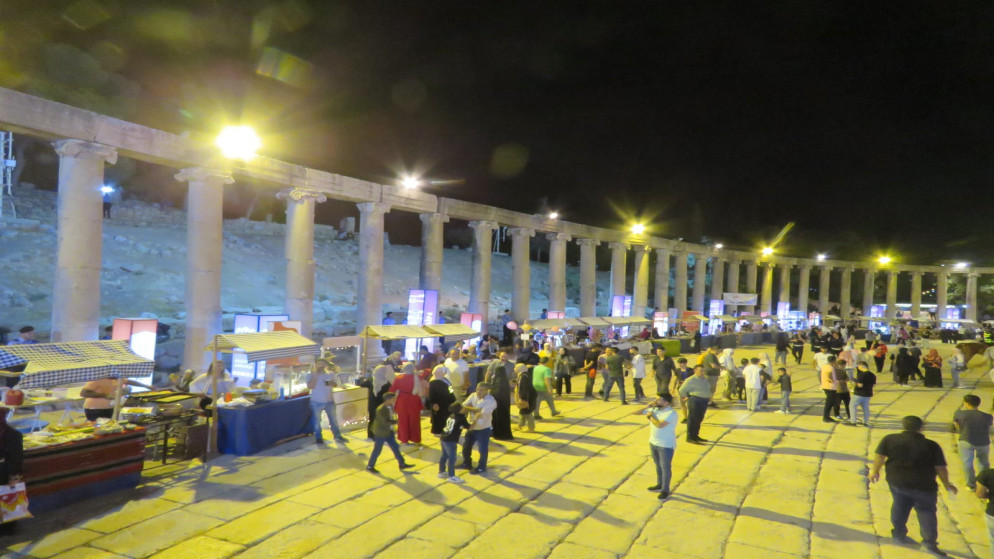 صورة لعرض منتجات لسكان محافظة جرش خلال المهرجان. (المملكة)