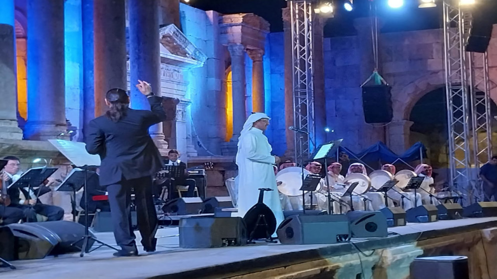 سهرة غنائية للفنان السعودي خالد عبد الرحمن على المسرح الجنوبي في جرش. (أكرم رواشدة/ المملكة)