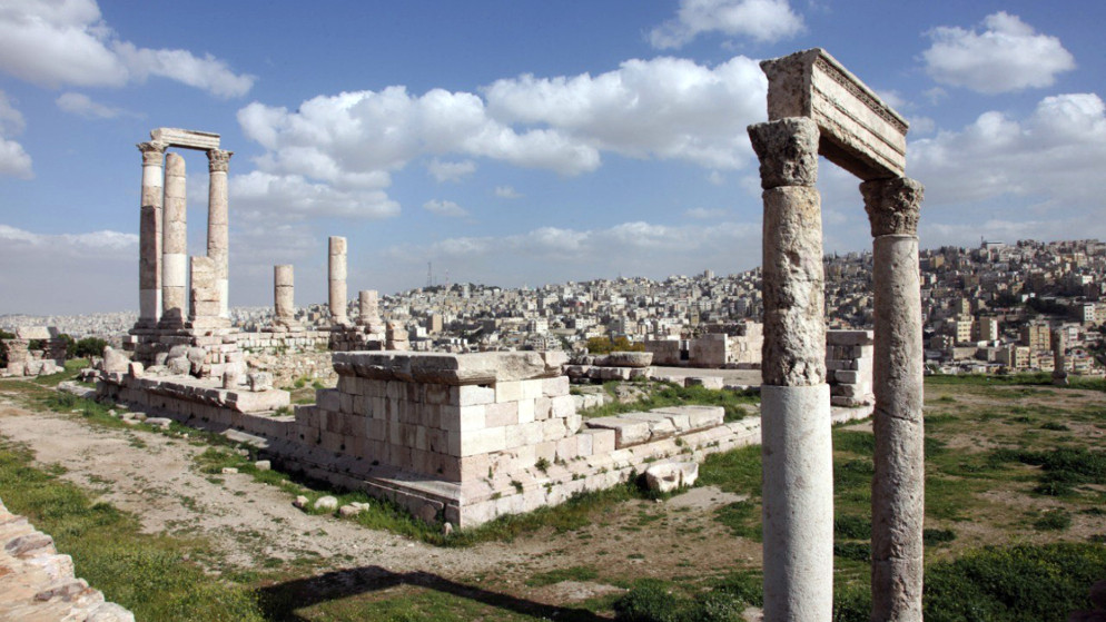 منظر من داخل جبل القلعة. (بترا)