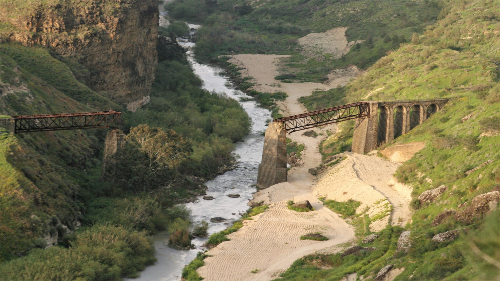 في الصورة جسر لسكة الحديد القديمة (إلى حيفا) فوق نهر اليرموك. (صلاح ملكاوي/ المملكة)