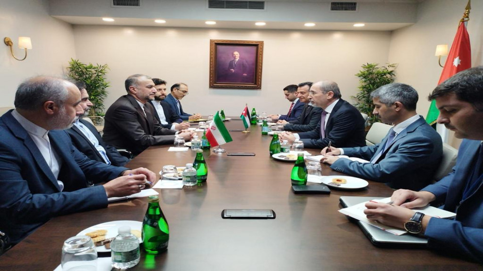 نائب رئيس الوزراء ووزير الخارجية وشؤون المغتربين أيمن الصفدي مع وزير الخارجية الإيراني حسين أمير عبداللهيان. (وزارة الخارجية)
