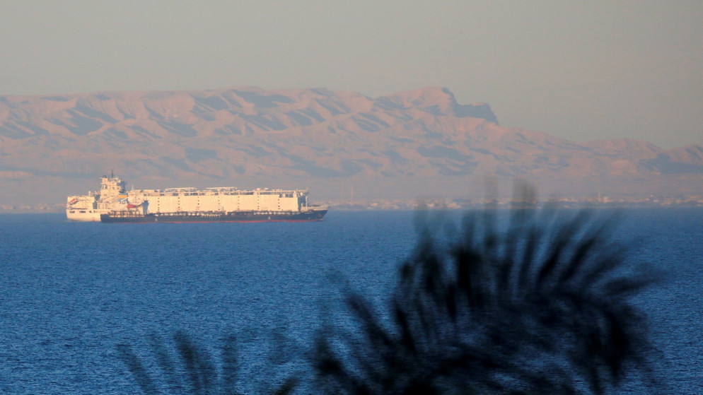 سفينة تحمل حاويات في البحر الأحمر. (رويترز)