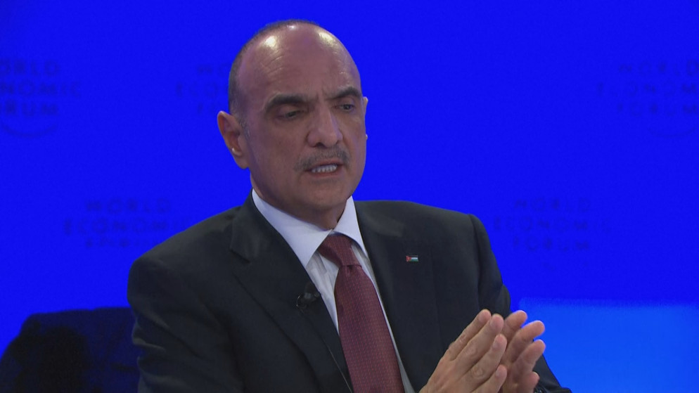 رئيس الوزراء بشر الخصاونة خلال جلسة نقاشية بالمنتدى الاقتصادي العالمي في دافوس.16/1/2024.(المملكة)