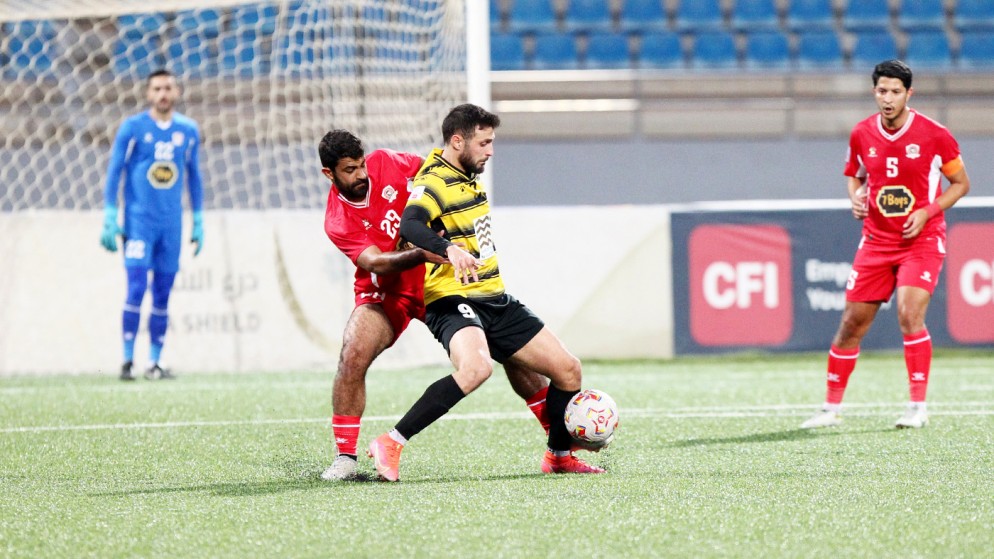 جانب من مباراة الحسين إربد والجزيرة في بطولة درع الاتحاد. (الاتحاد الأردني لكرة القدم)