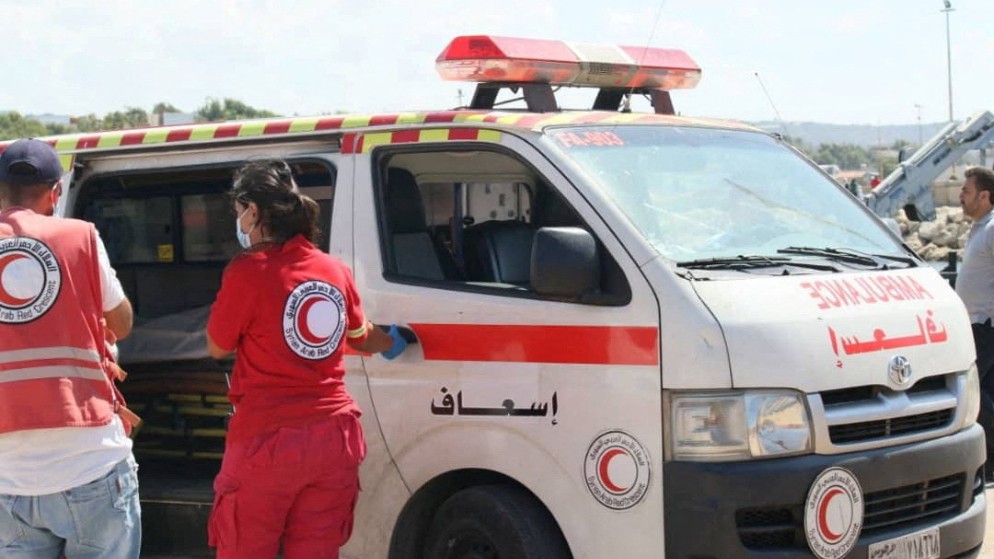 صورة أرشيفية لسيارة إسعاف خلال عمليات إسعاف في طرطوس السورية. 23 أيلول 2022. (رويترز)