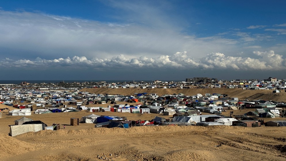 مخيم خيام في رفح جنوبي قطاع غزة، في الأول من فبراير 2024. (رويترز)