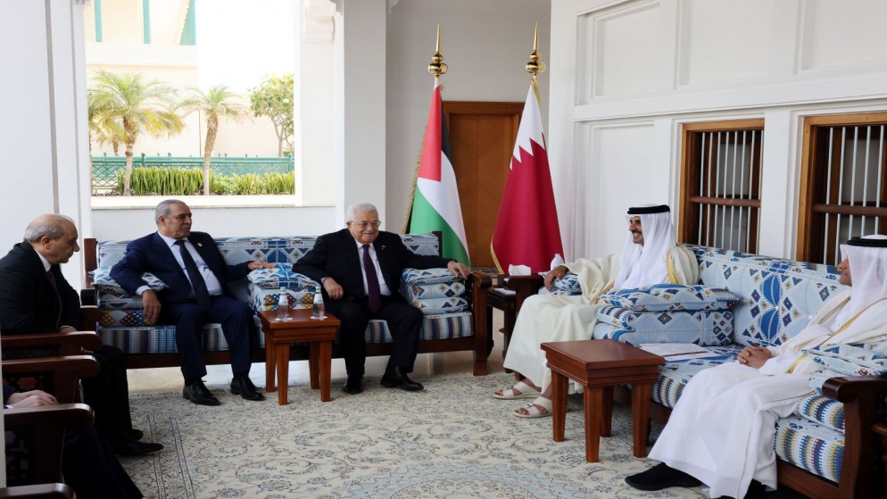 الرئيس الفلسطيني وأمير دولة قطر يجتمعان في الدوحة.