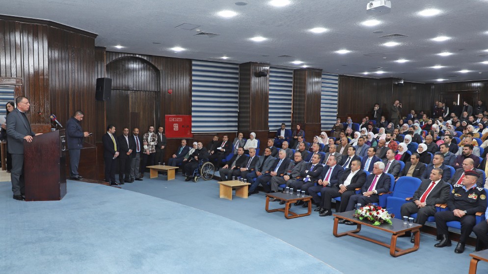وزير الداخلية مازن الفراية، خلال زيارته متصرفية لواء عين الباشا (بترا)
