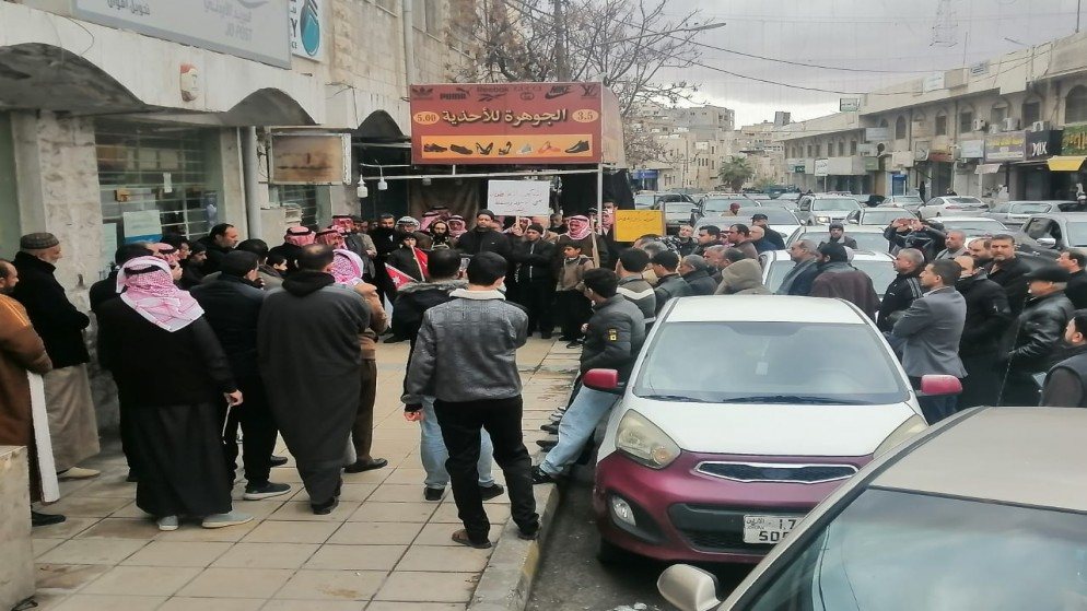 وقفة بمحافظة الطفيلة تطالب بحماية المدنيين من جرائم الاحتلال الإسرائيلي