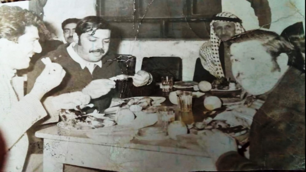 صورة من داخل مطعم الصمادي تعود للعام 1978. (هشام البنا/ صورة خاصة لـ "المملكة")