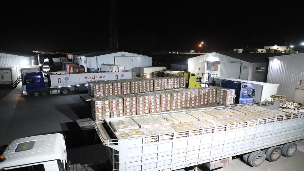 صورة أرشيفية من شاحنات من أكبر قافلة مساعدات برية لغزة تضم 105 شاحنات من المواد الغذائية. 07/04/2024. (الهيئة الخيرية الهاشمية)