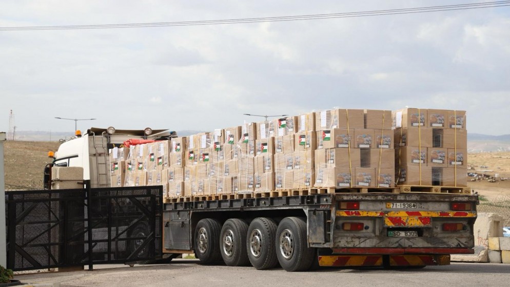 صورة سابقة لشاحنة محملة بمساعدات أردنية متوجهة إلى قطاع غزة. (الهيئة الخيرية الأردنية الهاشمية)