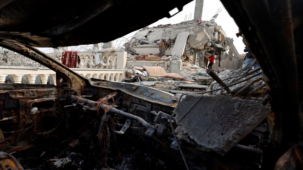 صورة سابقة لقصف إسرائيلي على رفح. (رويترز)
