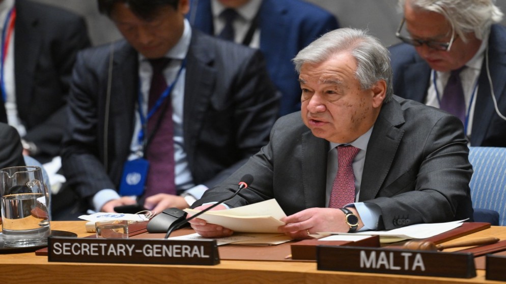 الأمين العام للأمم المتحدة أنطونيو غوتيريش خلال اجتماع مجلس الأمن الدولي حول الوضع في الشرق الأوسط. 18 نيسان/ أبريل 2024. (أ ف ب)