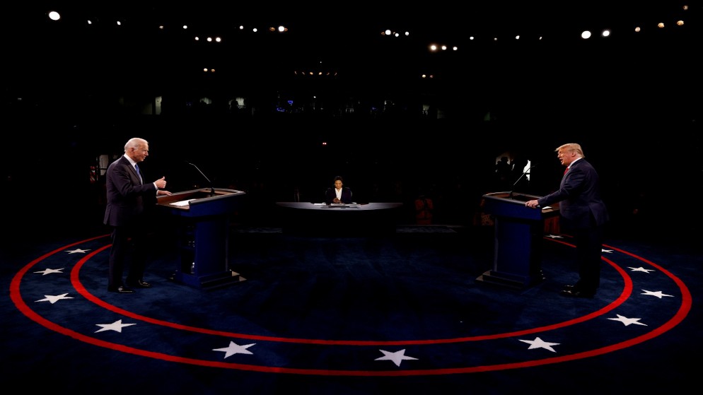 مناظرة بين الرئيسين الحالي والسابق جو بايدن ودونالد ترامب خلال حملة الانتخابات الرئاسية الأميركية 2020، 22 تشرين الأول/أكتوبر 2020. (رويترز)