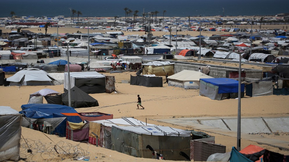 منظر عام لمخيم للنازحين الفلسطينيين في رفح في أقصى جنوب قطاع غزة. (أ ف ب)