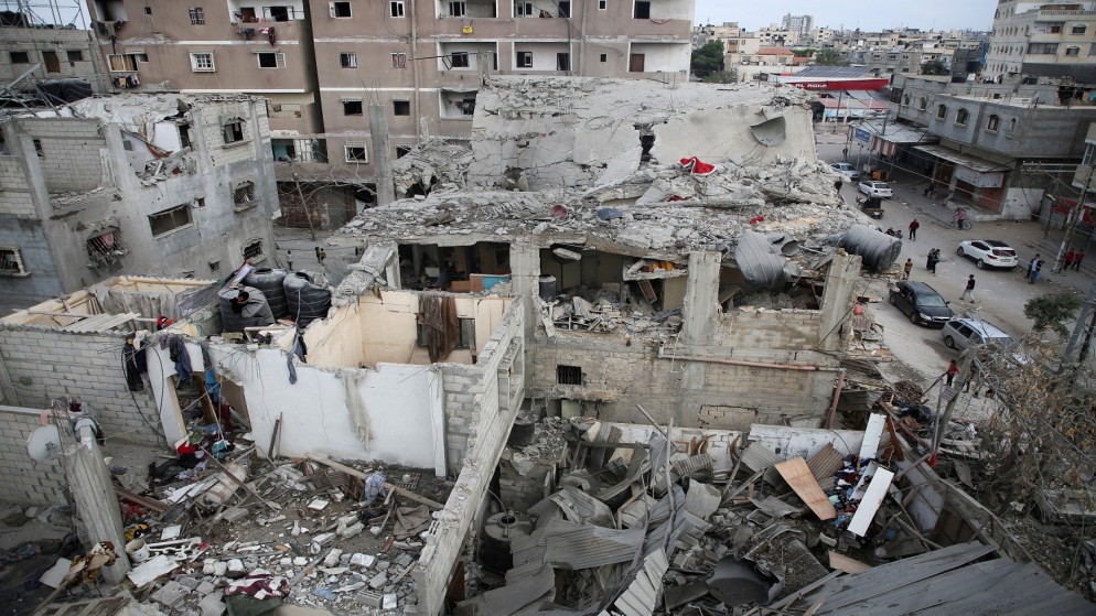 منزل تضرر في غارة من الاحتلال الإسرائيلي في رفح، جنوبي قطاع غزة، 29 نيسان 2024. (رويترز)