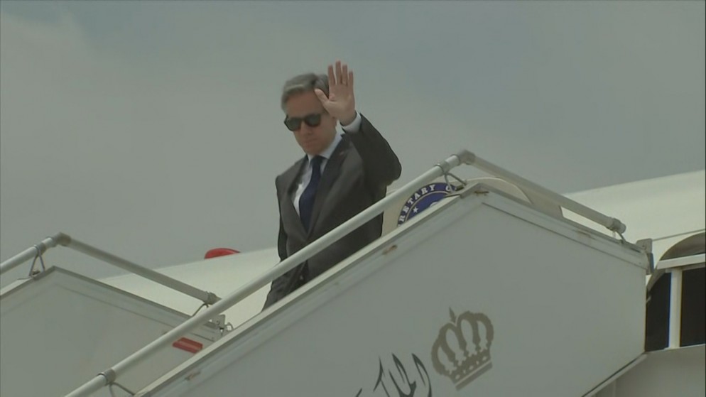 وزير الخارجية الأميركي أنتوني بلينكن عند وصوله مطار ماركا. (المملكة)
