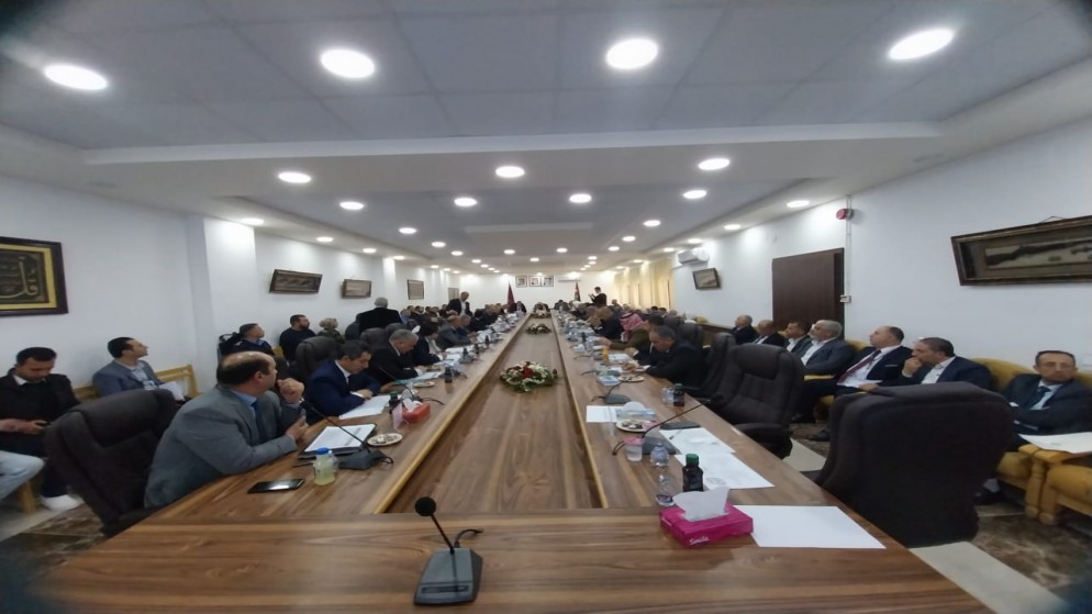 عقد أول اجتماع للفريق الوزاري في جرش للوقوف على إنجازات المحافظة خلال 25 عاما. (وزارة الإدارة المحلية)