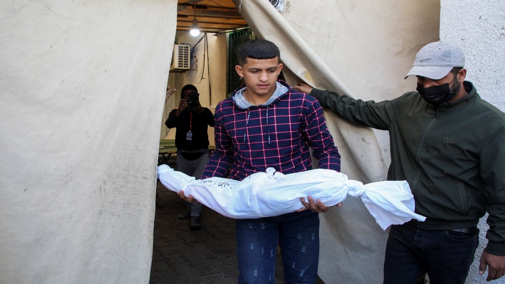 شهيد  بغارات إسرائيلية في رفح جنوبي قطاع غزة، 9 أيار 2024. (رويترز)