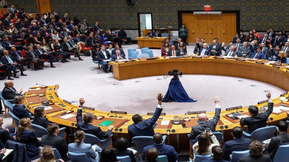 أعضاء مجلس الأمن يصوتون على قرار بشأن عضوية فلسطين في الأمم المتحدة خلال مجلس الأمن في مقر الأمم المتحدة في نيويورك، الولايات المتحدة، 18 أبريل 2024. (رويترز)