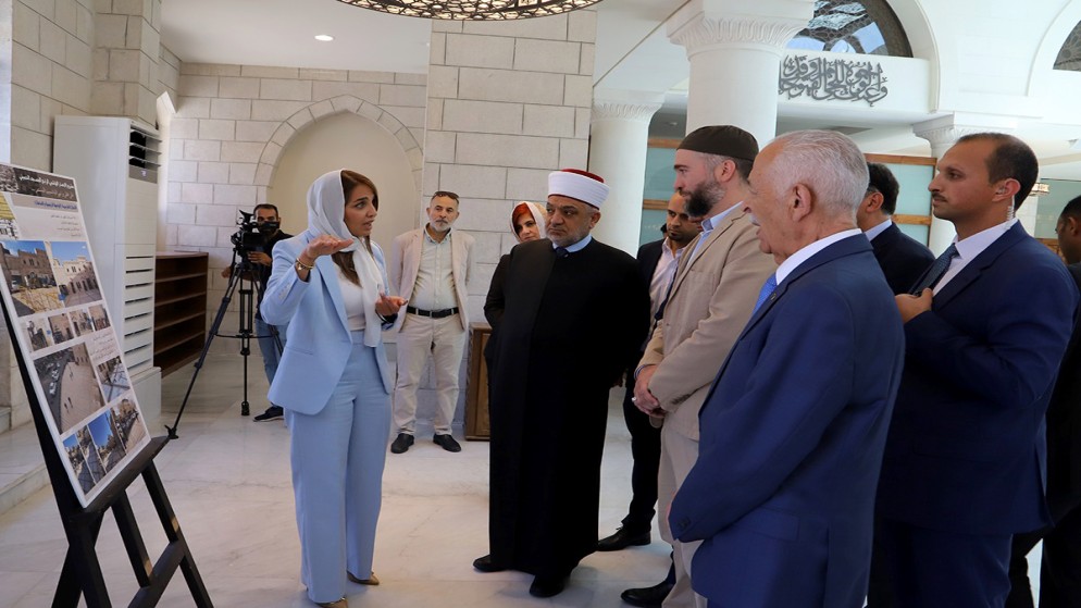 افتتاح مشروع الإعمار الهاشمي الرابع للمسجد الحسيني في عمّان. (بترا)