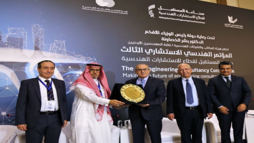 وزير الأشغال العامة والإسكان ماهر أبو السمن