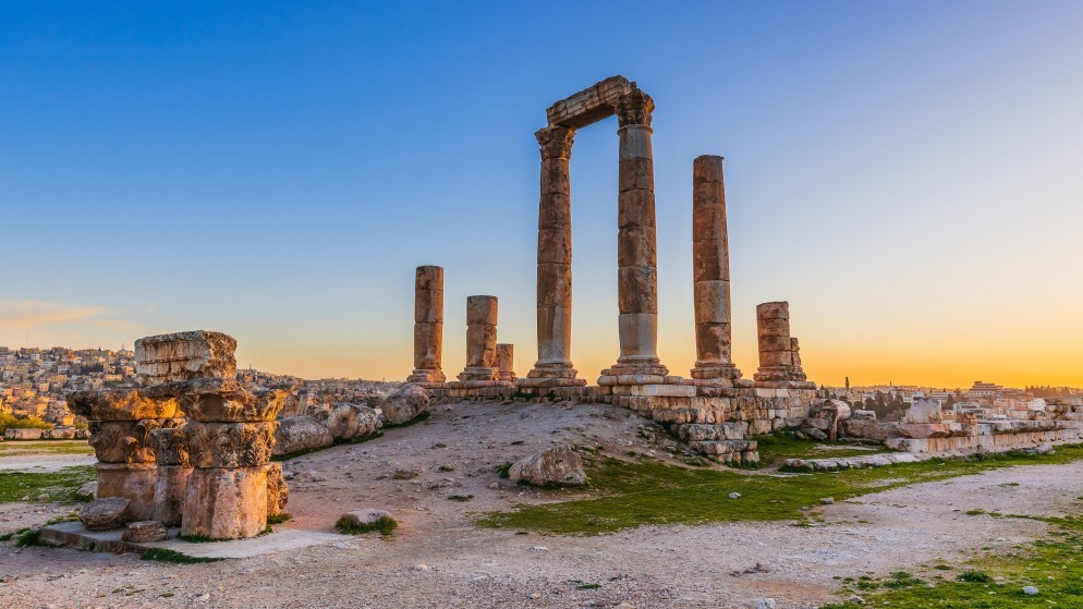 جبل القلعة في وسط العاصمة عمّان. (istockphoto)