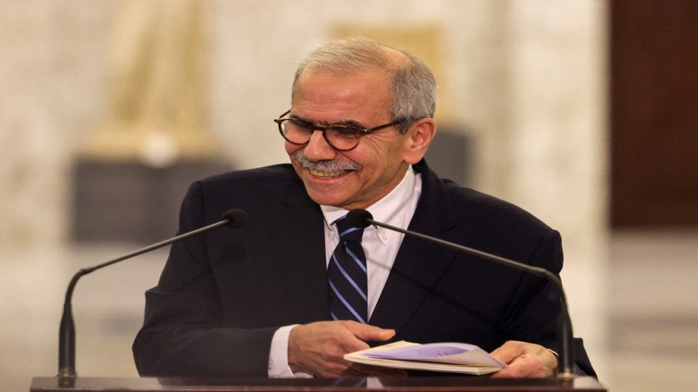 رئيس الوزراء اللبناني المكلف نواف سلام في القصر الرئاسي في بعبدا، شرقي بيروت، في 14 كانون الثاني 2025. (أ ف ب)