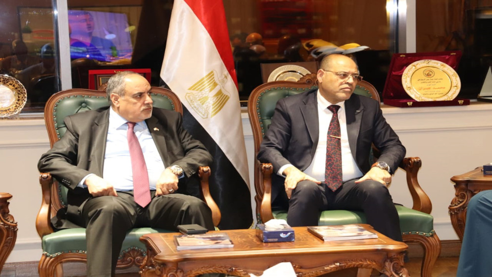 "رئيس اتحاد نقابات العمال " يلتقي وزير العمل المصري.(بترا)